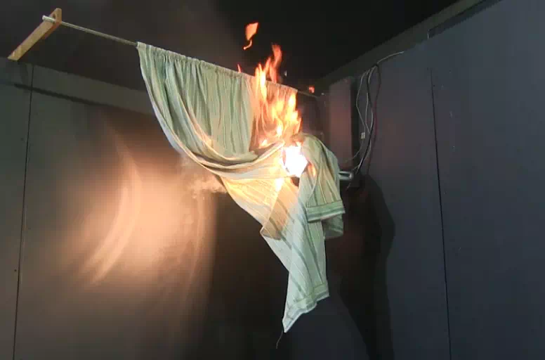 100均ソーラーライトの火事原因を解説！室内使用と改造は絶対ダメ
